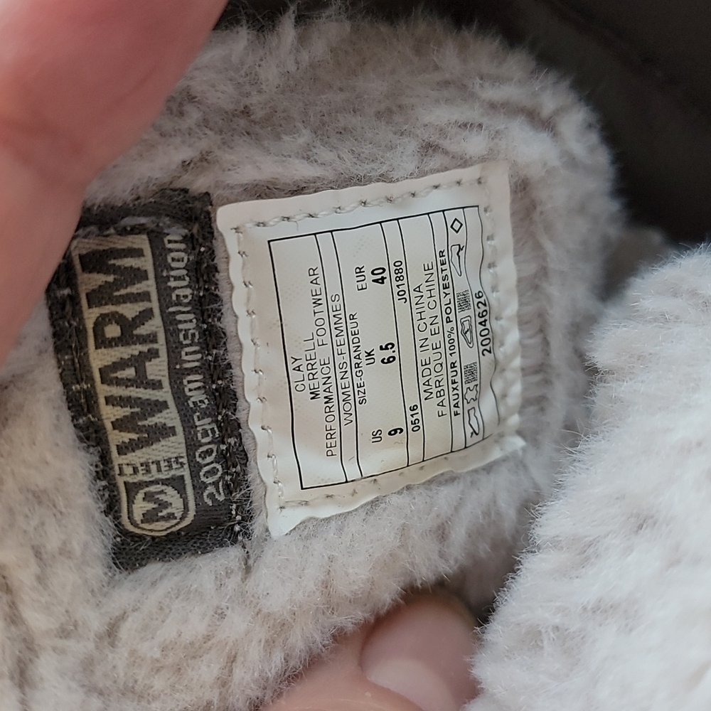 Womens size 9 Merrell winter boots